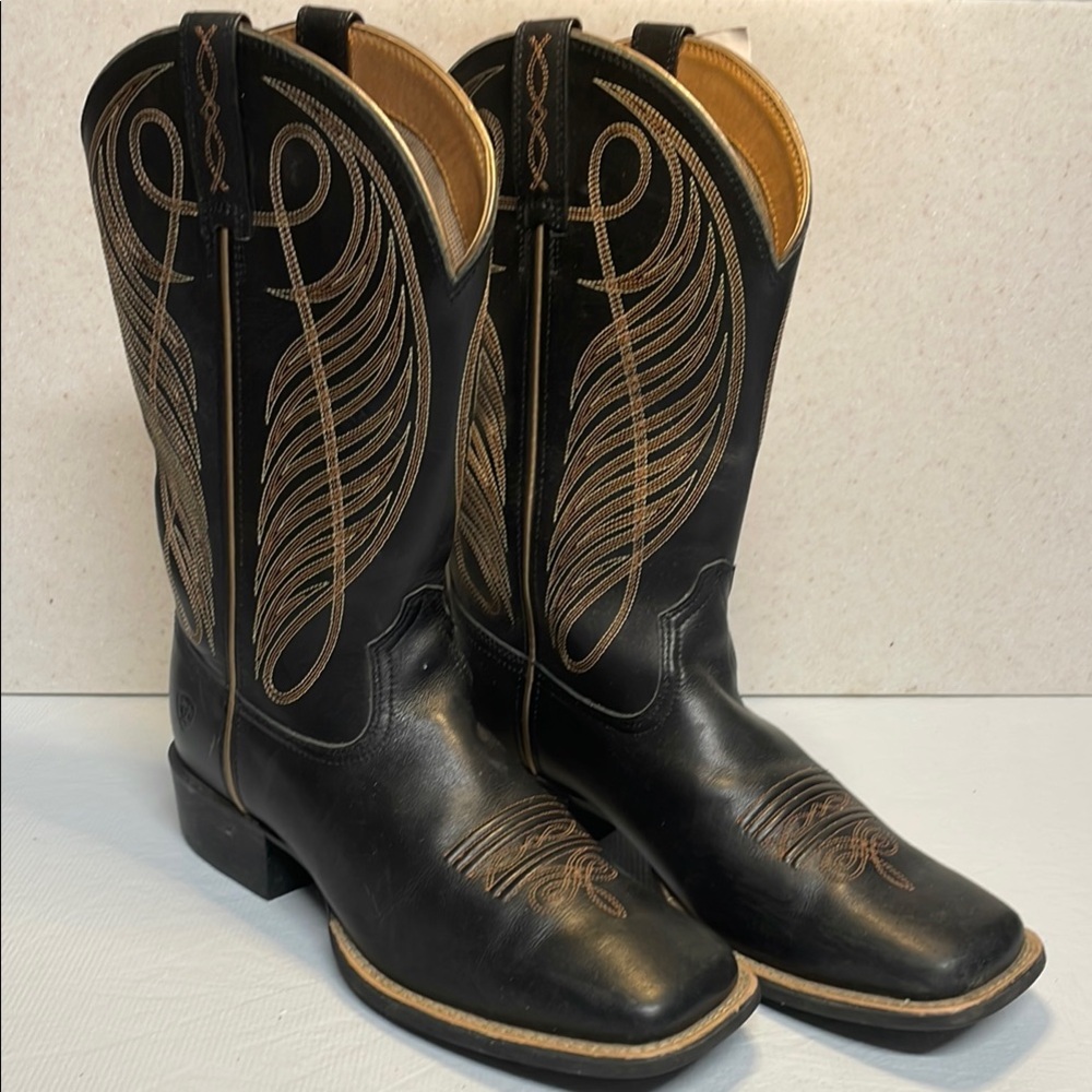 Ariat Black Cowboy Boots with Embroidered Design